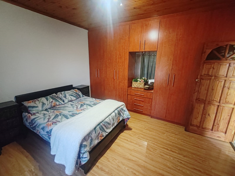 4 Bedroom Property for Sale in Heuwelkruin Eastern Cape